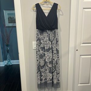R&M Richards White and Navy Maxi Dress